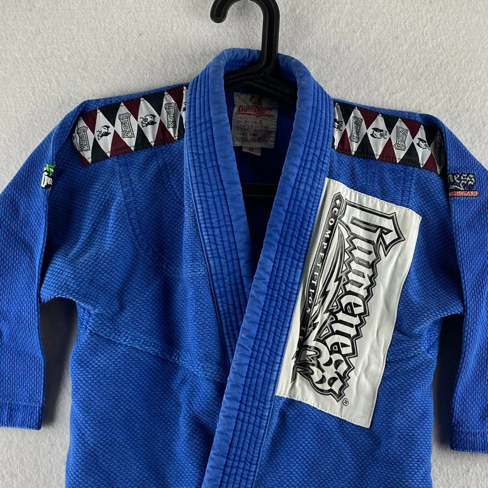 Chaqueta BJJ Gameness Gi 0 Azul Niños Equipo de Competición Jiu-Jitsu Rendimiento Juvenil Foto 2 de 4