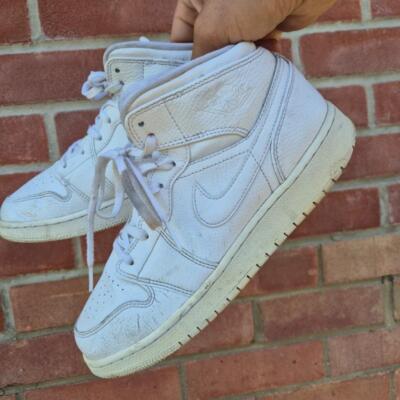 Nike Air Jordan 1 Mid Youth GS Triple White Sneaker UK 6 EUR 39 554725 129