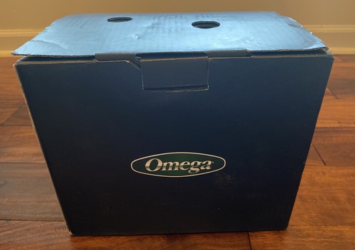 OMEGA MM900HDS Low Speed Masticating Celery Juicer - Motor Base - Silver - Picture 4 of 4