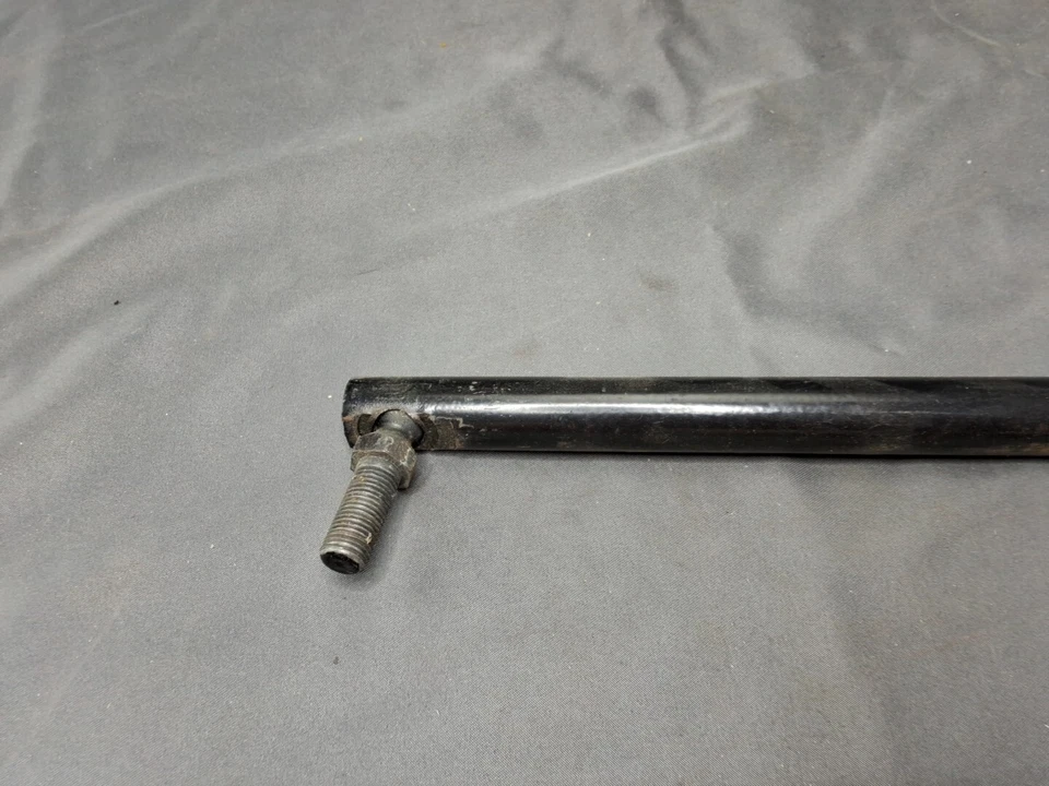 Barra de amarre de dirección de tractor Bolens usada - 22-1/8" de largo x 5/8" de diámetro, parte desconocida # Foto 3 de 3