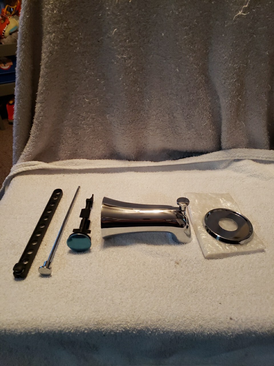 bathtub faucet Assembly Spout,  Back Plate, Plunger