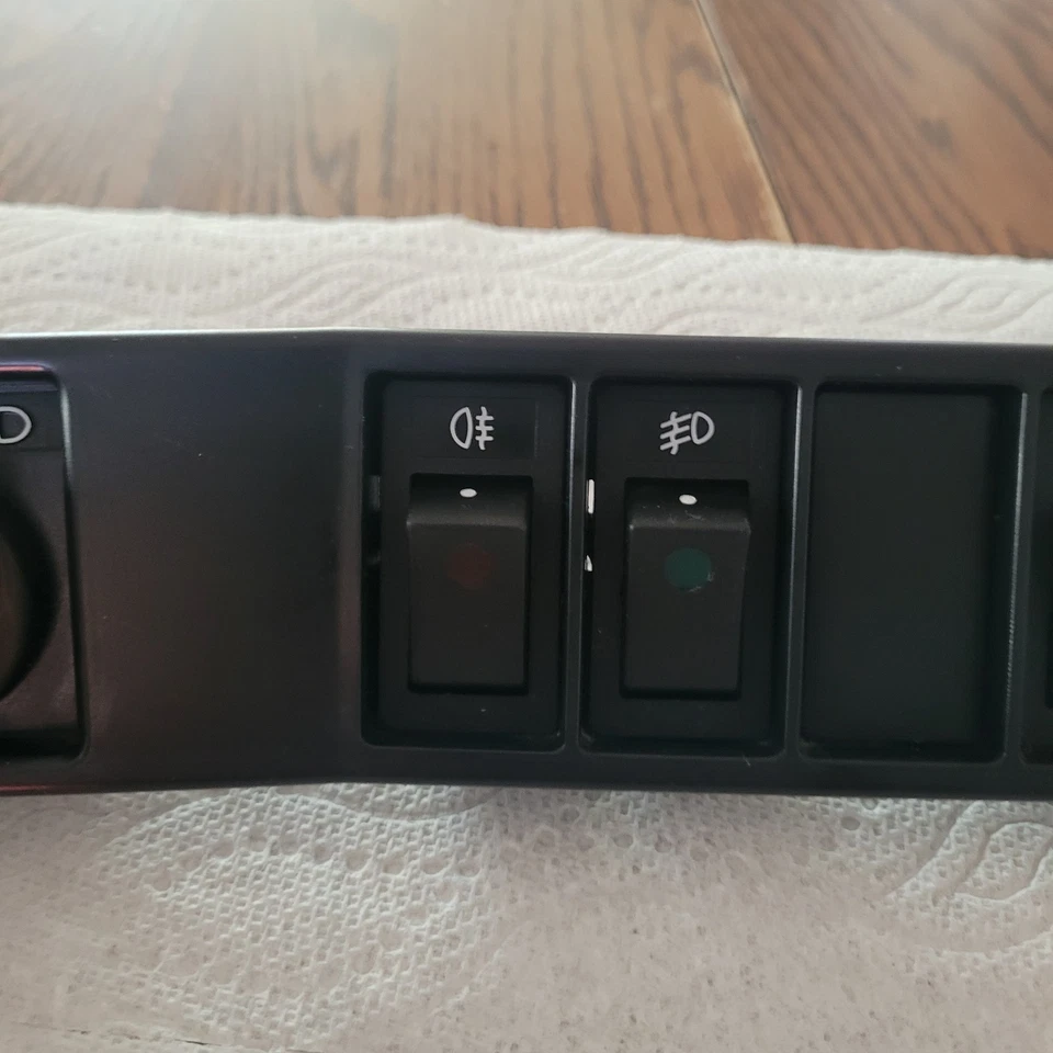 Volvo 740, 760, 1985, 1986, 1987 - 1990, Headlight, Fog & Antenna Switch Panel - Image 3 of 4