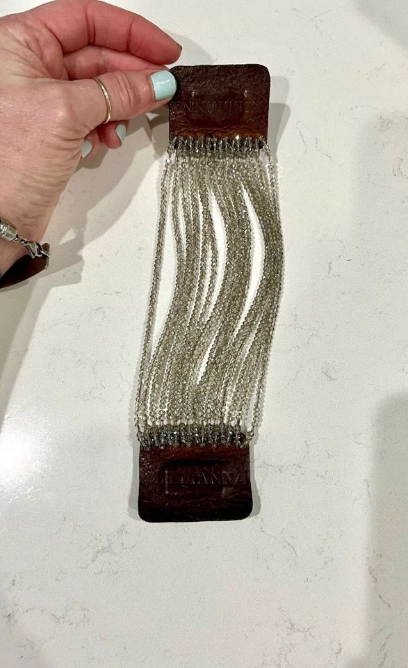 Brazalete Millianna Negro Piel de Serpiente Champagne Cristal Cuentas — Precio de venta sugerido por el fabricante $295 Foto 4 de 4