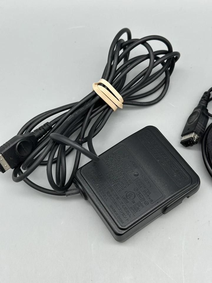 Adaptador de CA y auriculares OEM Nintendo Gameboy Advance SP Foto 3 de 4