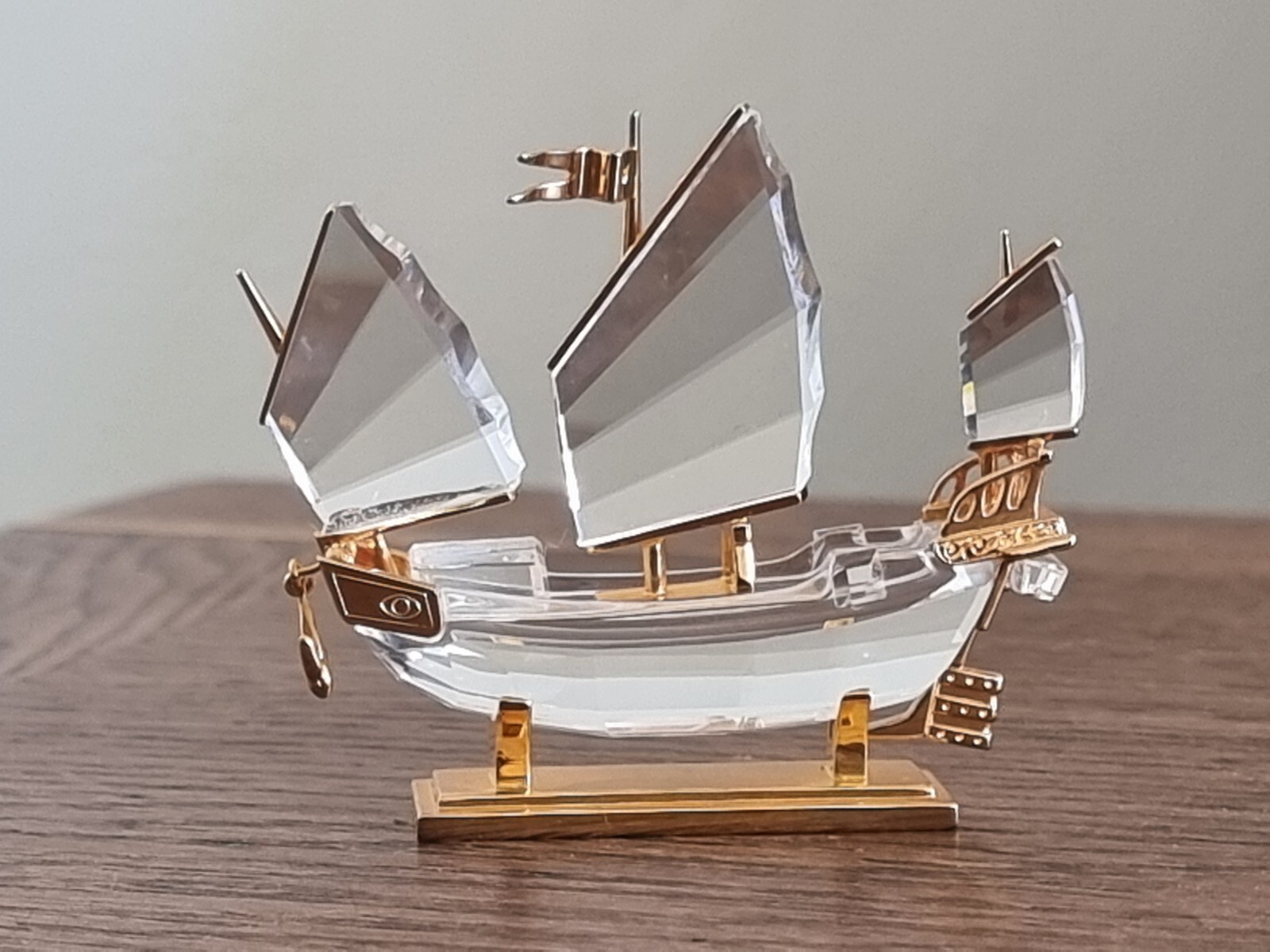 SWAROVSKI CHINESE JUNK SHIP FIGURINE CRYSTAL & GOLD AN ORNAMENTAL DISPLAY BEAUTY
