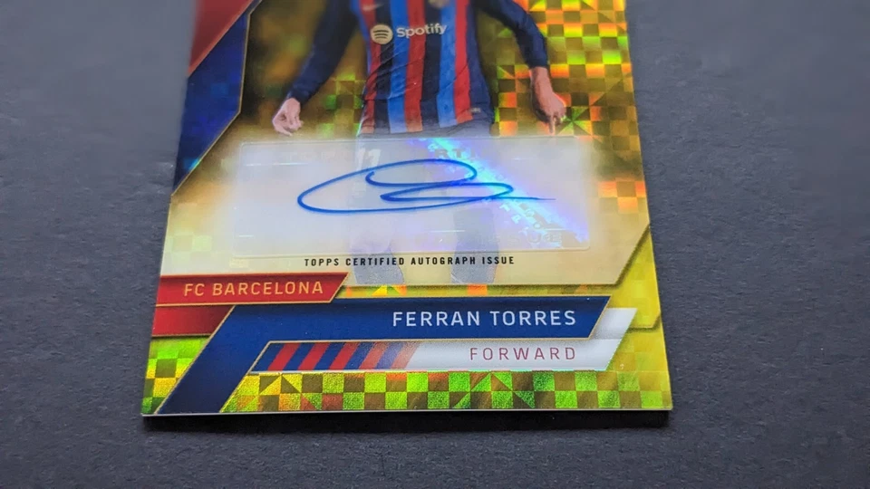 2023 Topps Chrome Barcelona Gold Checkerboard Auto #AU-TO Ferran Torres /99 - Image 3 of 4