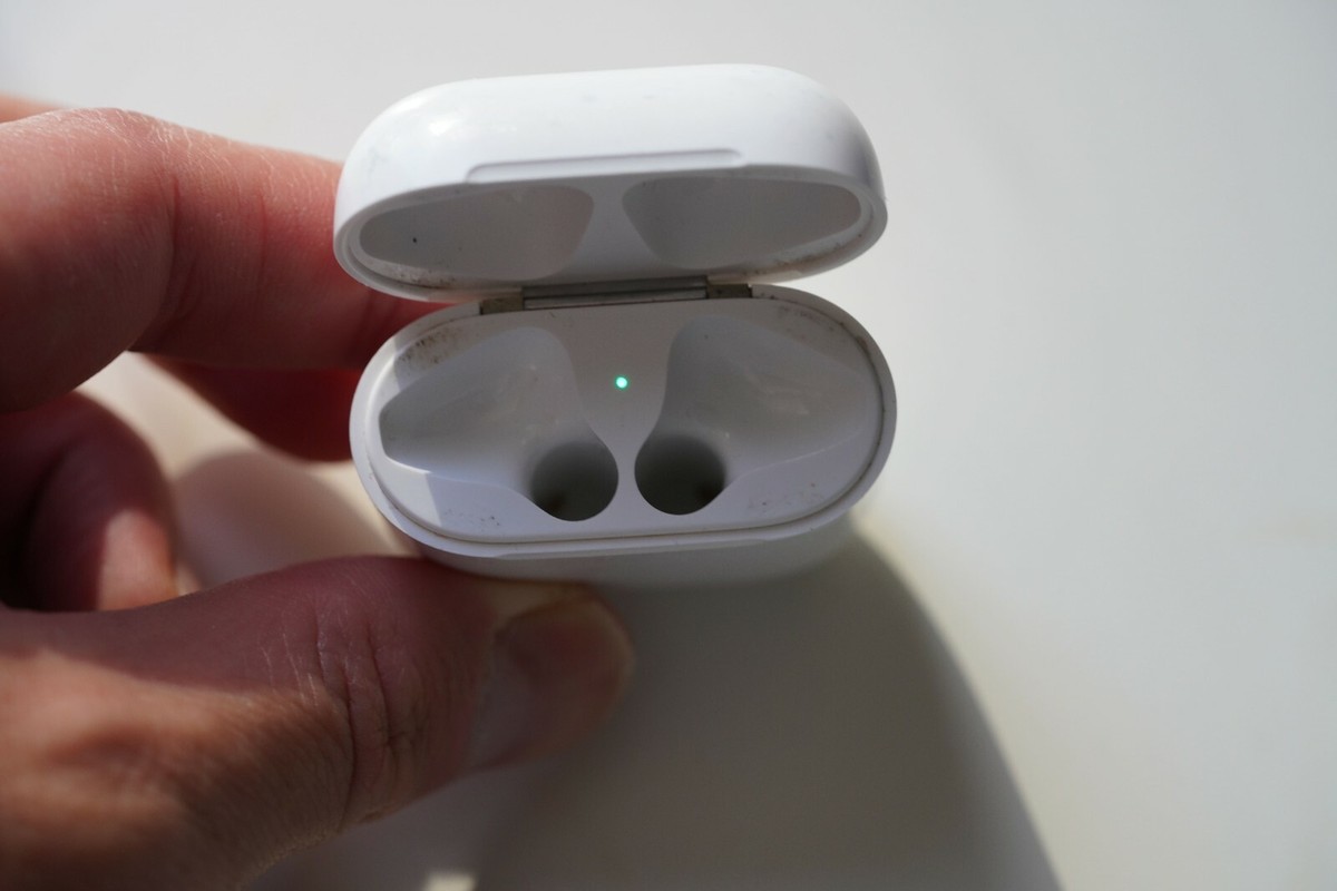 Apple Airpods 1st Gen Original OEM Genuine Charging Case