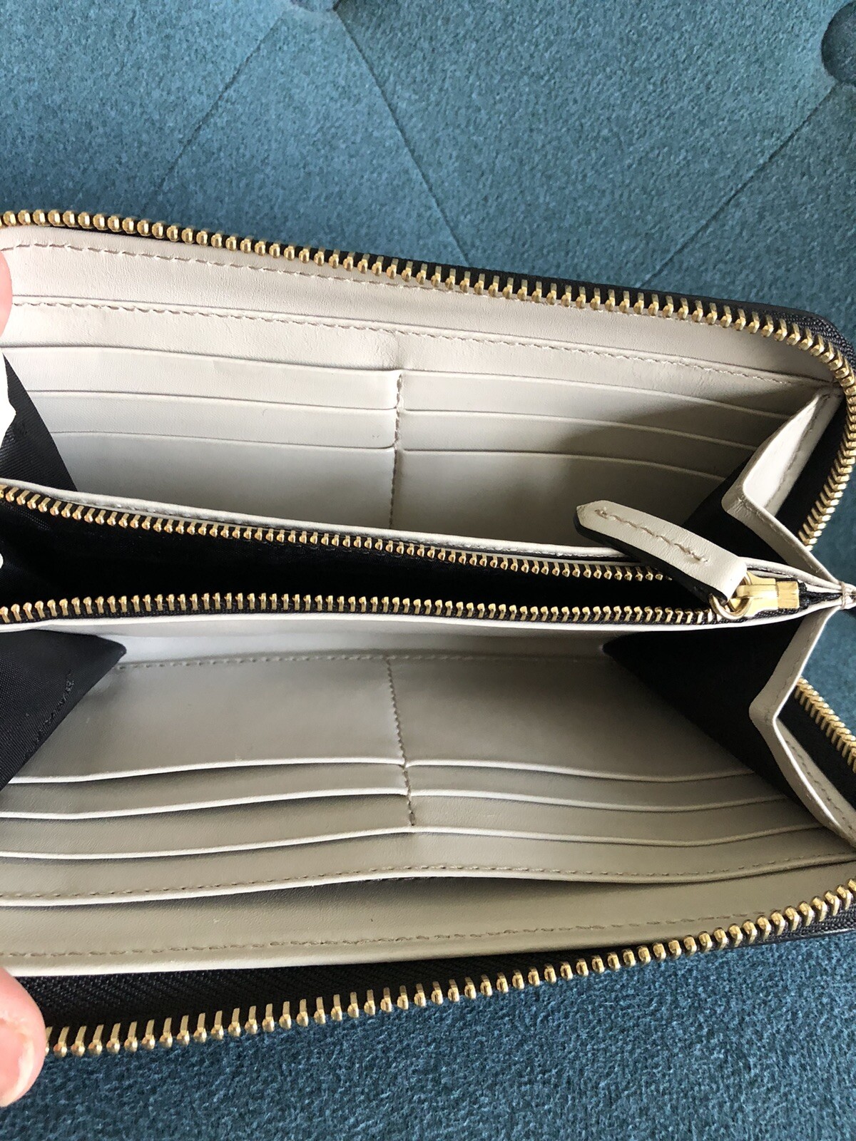 Authentic Burberry Heritage Grain Large Zippy Wal… - image 2