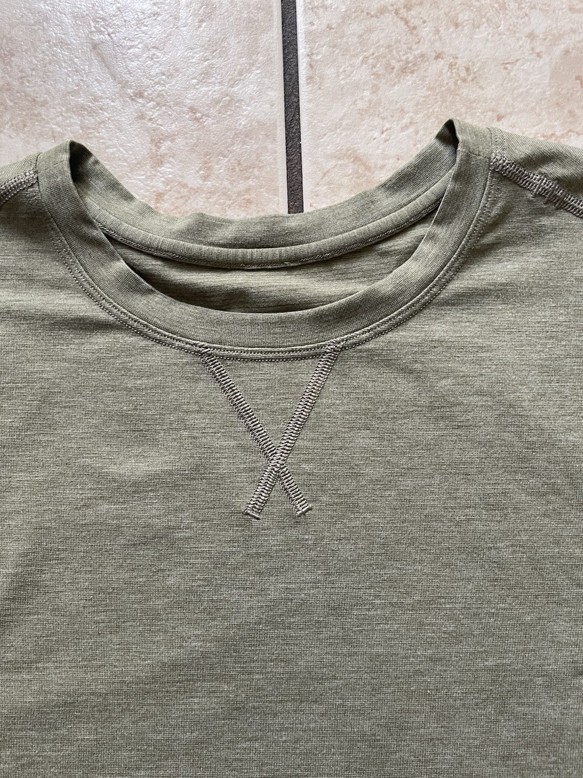 Lululemon Men’s Short Sleeve Medium Athletic T-Shirt Light Work Travel Sport Top image 6