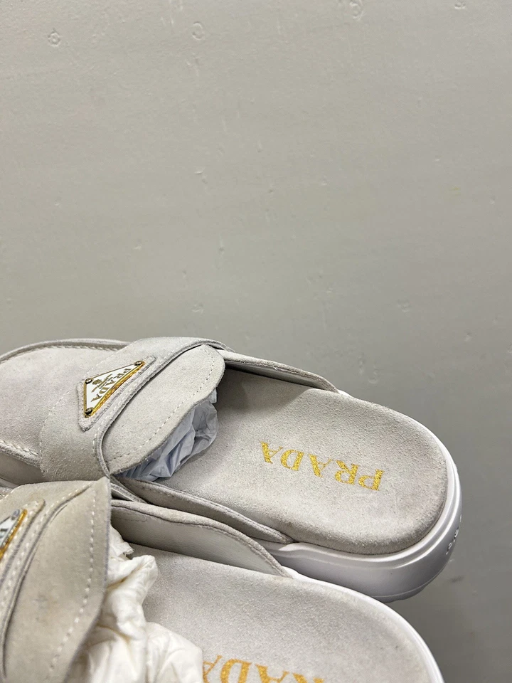 Замшевые белые тапочки Prada модель Saint Tropes Mules мокасины сабо белые 36 ЕС 6 США Y43 - Изображение 4 из 4