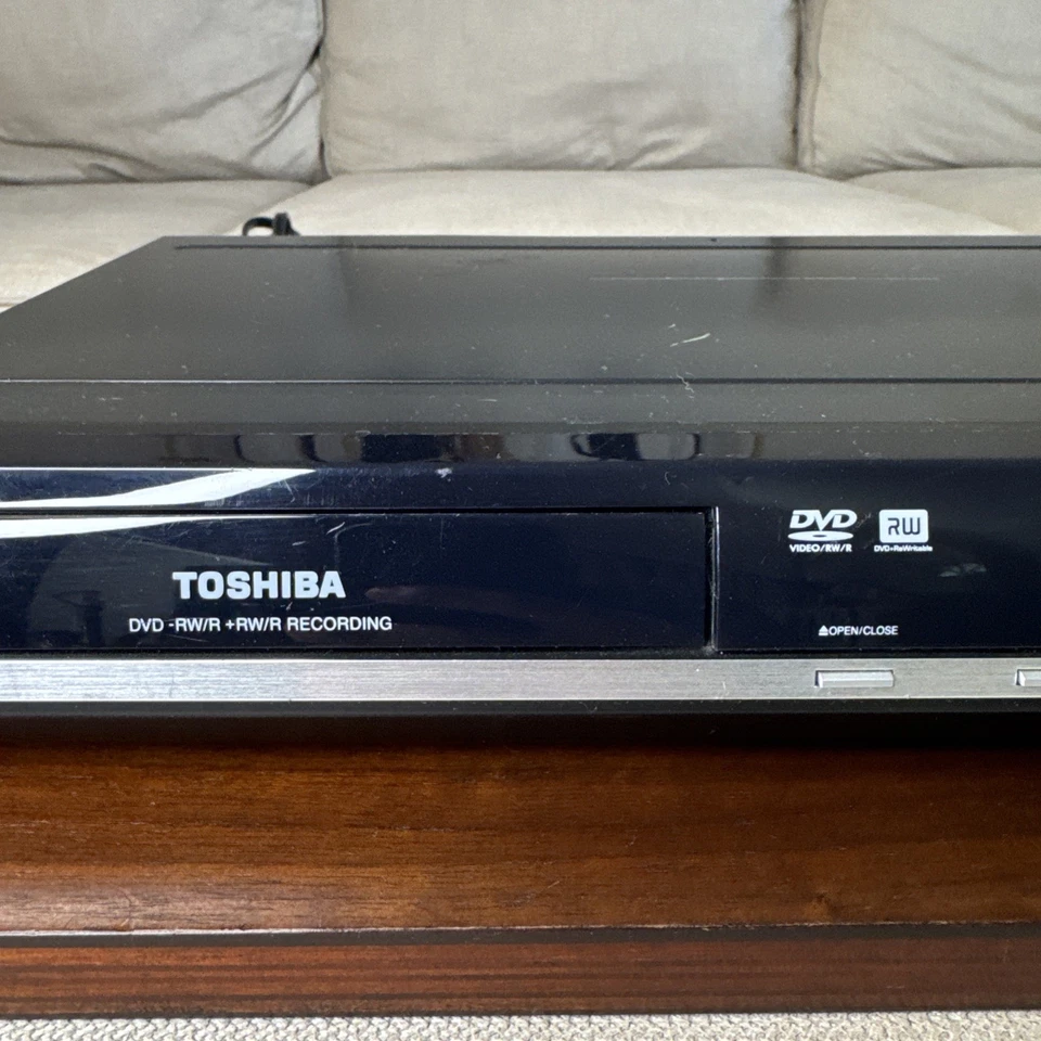 Toshiba D-R400 DVD Video Recorder Player HDMI 1080p No Remote Tested Working - Image 3 of 4