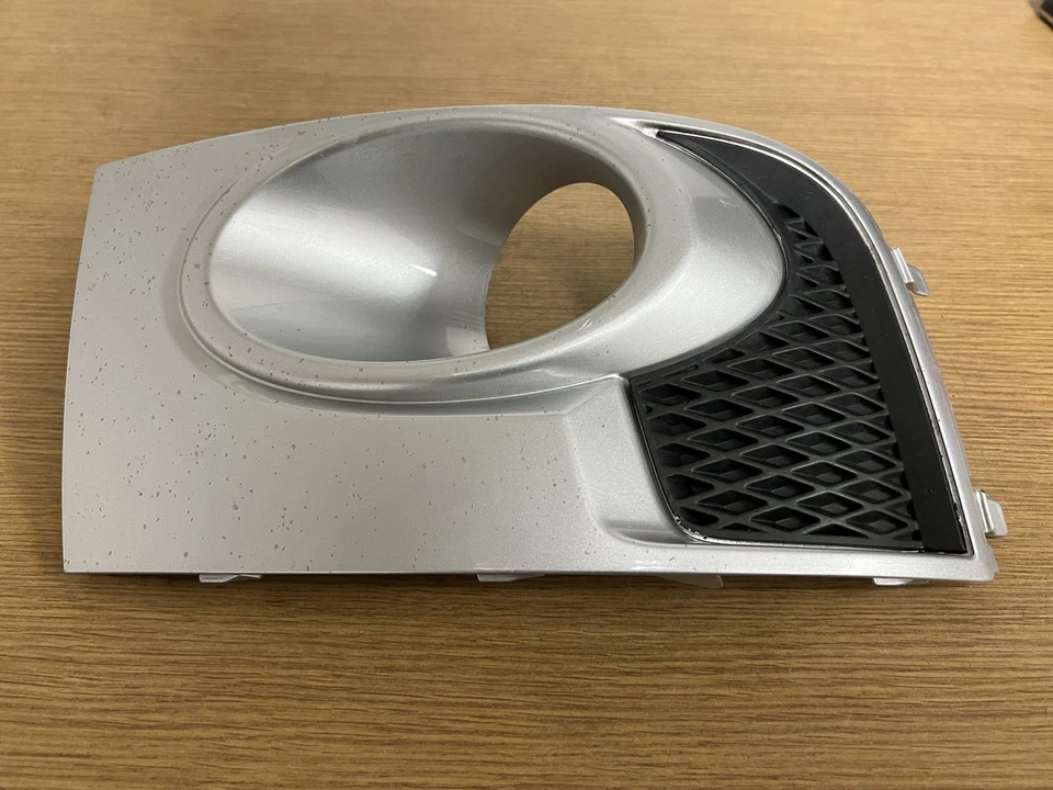 2011-2014 SUBARU IMPREZA WRX STI СЕРЕБРЯНЫЙ ПАССАЖИРСКИЙ ПРАВЫЙ ПРОТИВОТУМАННЫЙ ФОНАРЬ ОТДЕЛКА КРЫШКА OEM - Изображение 4 из 4