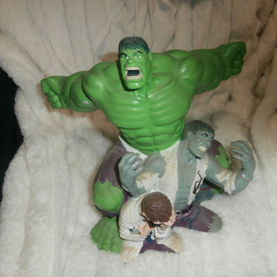 Applause Incredible Hulk Transformation Limited Edition Statue 1500 only