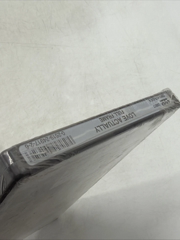 Love Actually (2004) The Ultimate Romantic Comedy WIDESCREEN DVD NEW SEALED - Image 3 of 4