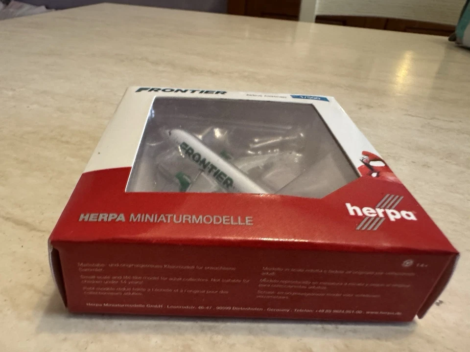 Aereo Herpa Airbus A320 neo Frontier 1:500 nuovo da collezione - Immagine 2 di 4