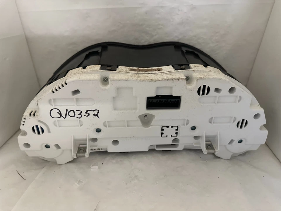 Speedometer Instrument Cluster Dash Panel 2009 - 14 Acura TSX 147,147 Miles - Image 2 of 4