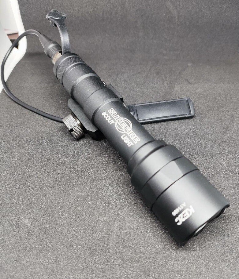 SureFire M600 Ultra High Output LED Scout Light Black Unused SureFire M600 Ultra High Output LED Scout Light Black Unused