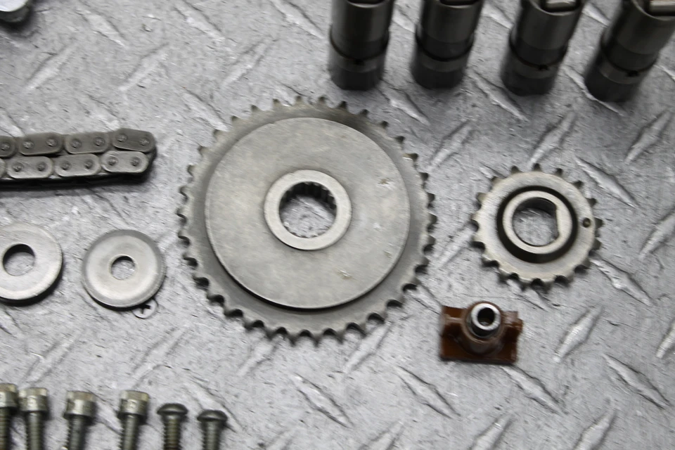 Harley-Davidson Dyna Super Glide Custom EFI FXDCI 2011 árbol de levas levas ejes de levas  Foto 4 de 4