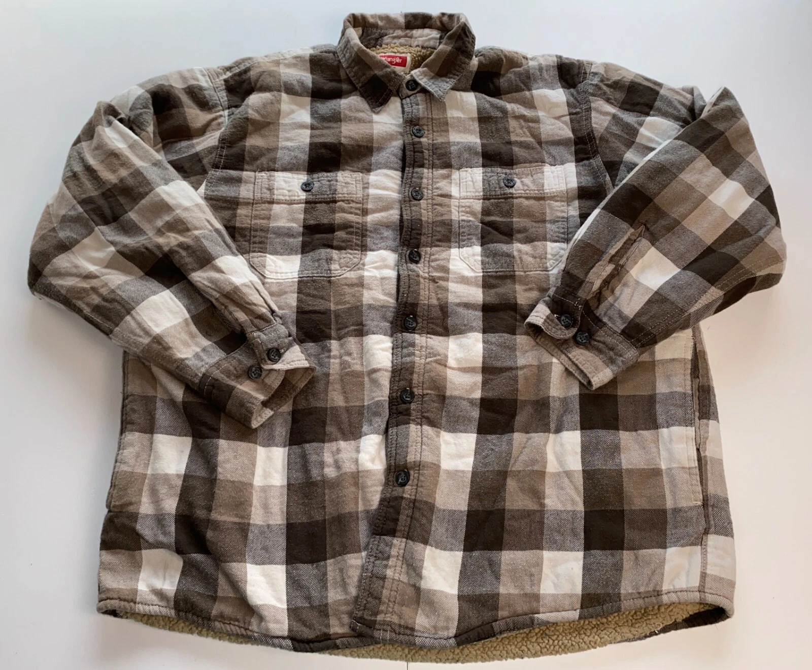 Wrangler Shirt Jacket M's LARGE Tan Plaid Flannel Shacket Sherpa Lined Button Up