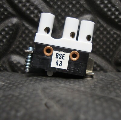 NEW Balluff BSE43 Limit Switch BSE-43