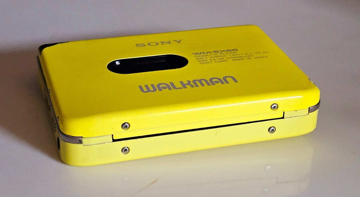 【ジャンク】SONY　ソニー　WM-EX66 カセットプレーヤー　イエロー Rare Yellow Sony Walkman WM-EX66 cassette tape player Remote