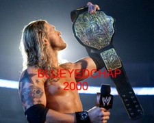 EDGE WRESTLER 8 X 10 WRESTLING PHOTO WWE