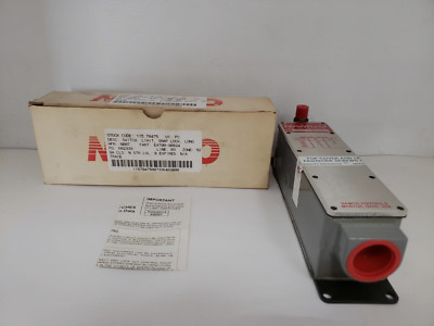 NAMCO CONTROLS EA700-90824 LIMIT SWITCH SNAP LOCK LONG MTG NIB