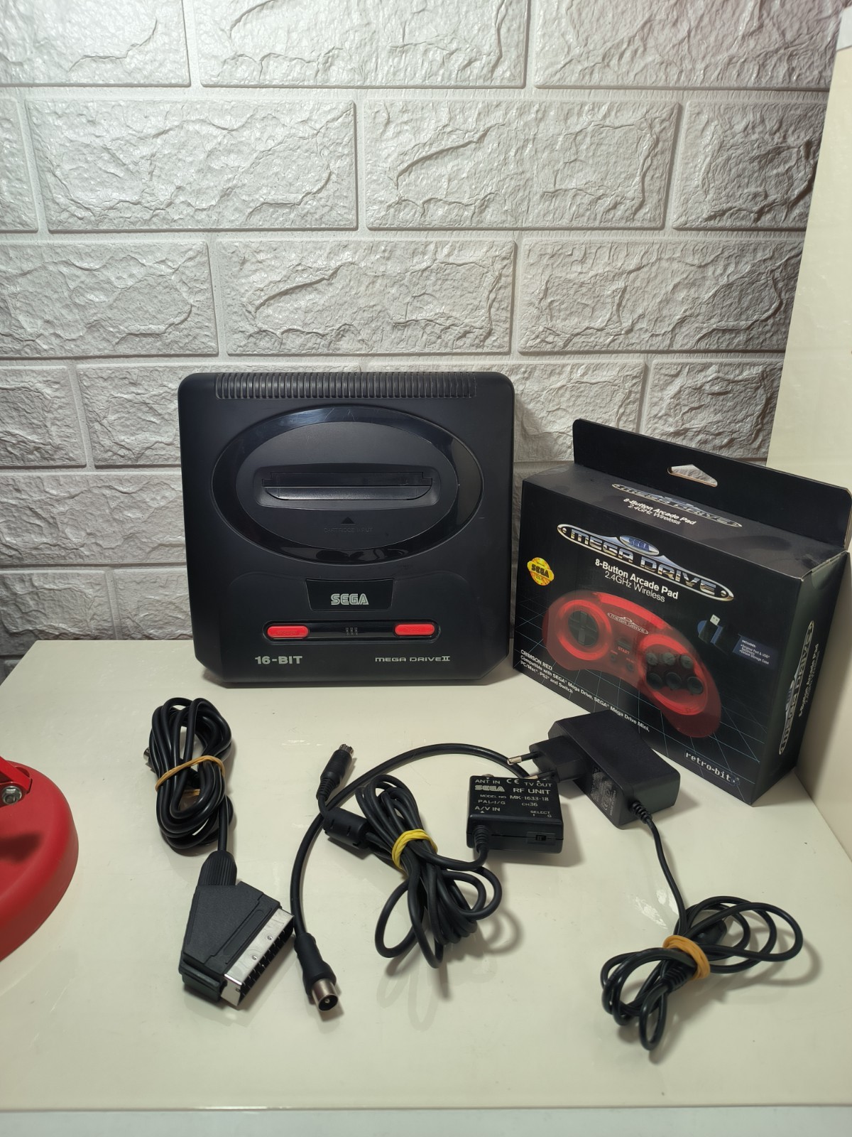 SEGA Mega Drive II 2 PAL Originale + Controller Wireless Retro-Bit + Cavi