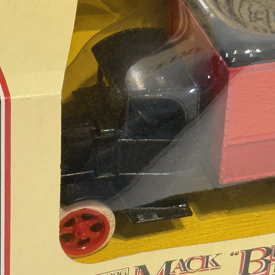 Ertl True Value 1926 Mack Bulldog Delivery Van #1362 Bank Nuevo de Lote Antiguo Die-Cast Foto 2 de 4
