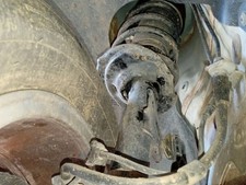 STOßDÄMPFER LINKS VORNE / 2636048 FÜR SEAT ARONA KJ7, KJP 1.0 TSI