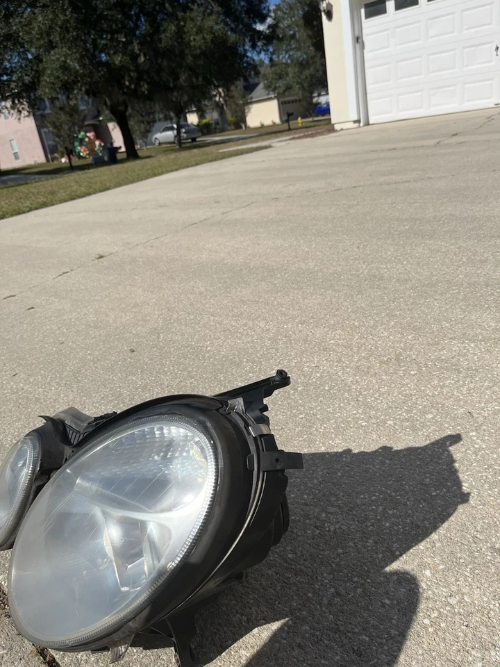 Farol dianteiro esquerdo Mercedes E55 fabricante de equipamento original W211 E55 AMG - Imagem 2 de 4