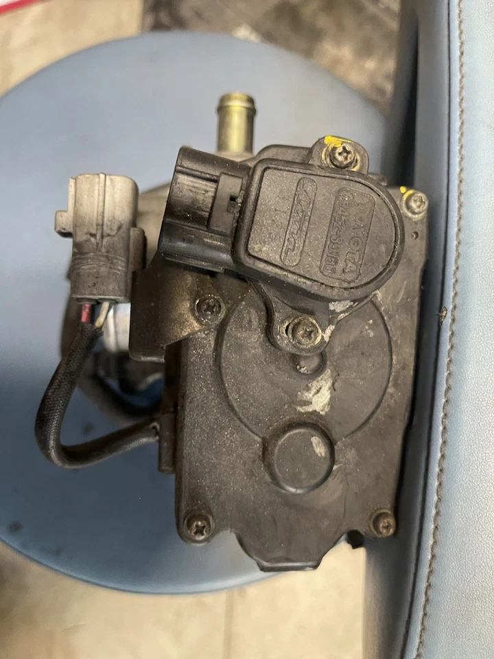 Toyota MR2 Spyder 2003 carrocería del acelerador OEM Foto 2 de 3