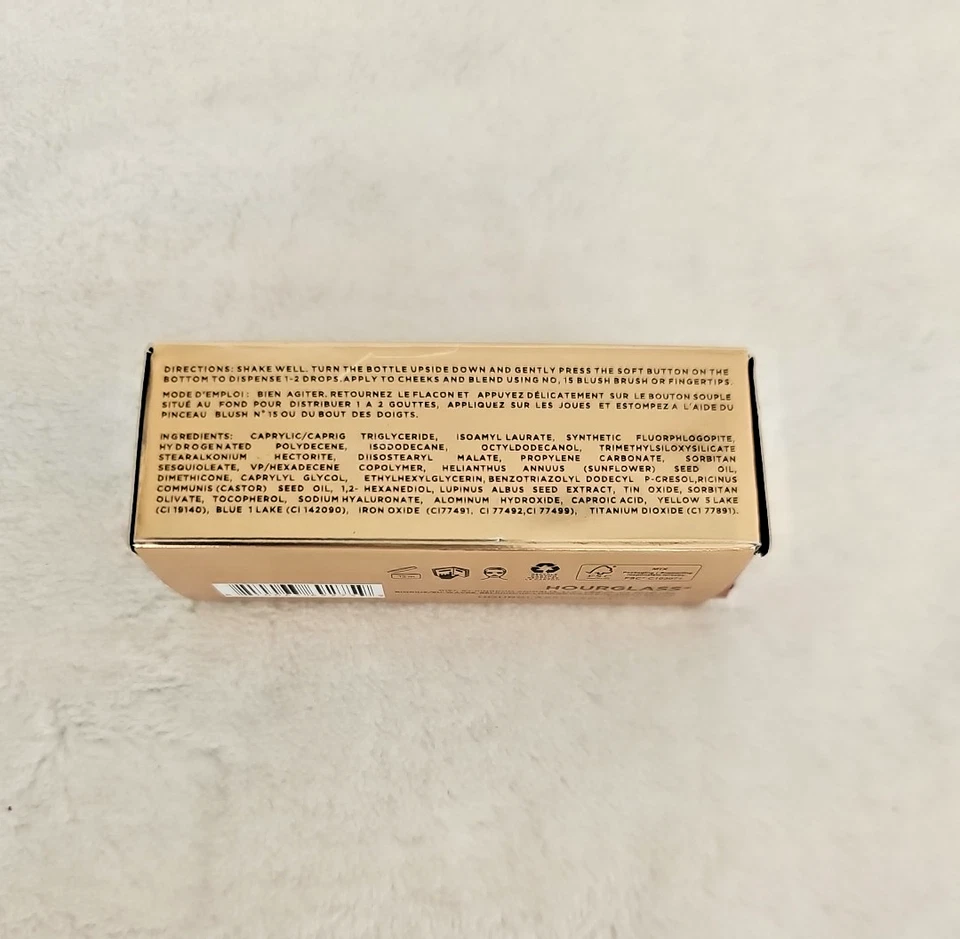 Rubor líquido Hourglass Moment - Moment Foto 3 de 4