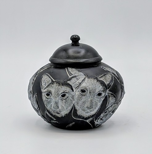 Harmony Kingdom Jardinia Royal Family Cat Trinket Box Resin Lidded Box 2003