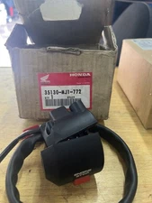 84 Honda Nighthawk CB700SC RH Engine Run/Stop Start Button Kill Switch Assembly