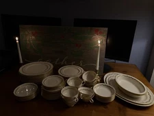 Beautiful Vintage Lenox Golden Wreath Fine China Set In Perfect Condition. Rare