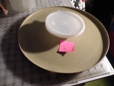 VINTAGE 3 PIECE TUPPERWARE #492-5 TAN CHIP N DIP SERVE TRAY AND BOWL W/ LID