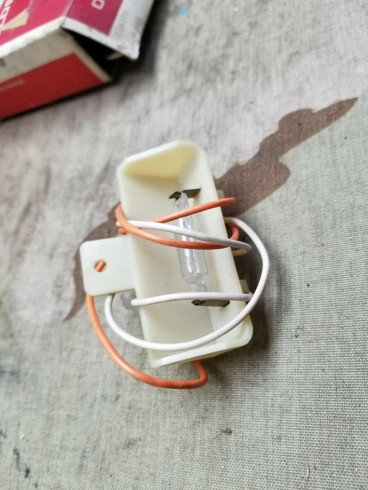 Kit de luces de guantera Oldsmobile Delta 88 98 convertible GM Nuevo de Lote Antiguo 1969-1970 Foto 4 de 4