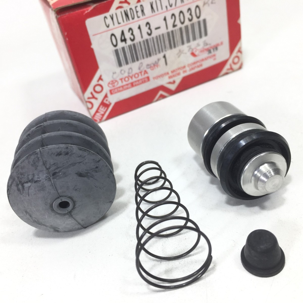 Toyota Clutch Release Cylinder Kit 04313-12030 Genuine | OE