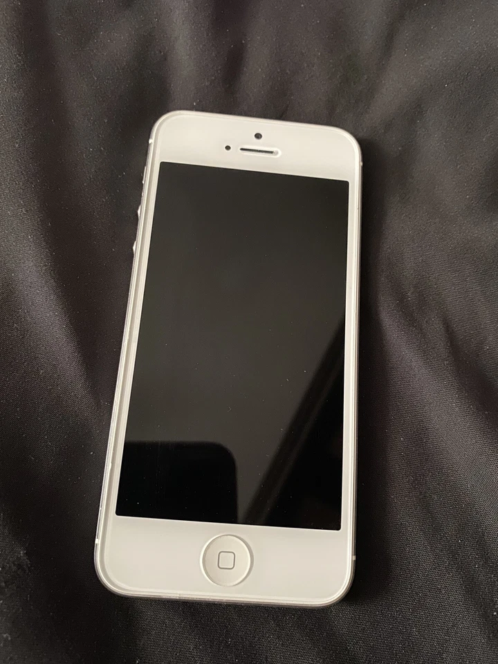 International iPhone 5 - 32GB - White & Silver (Unlocked) A1429 CDMA + GSM - Image 2 of 4