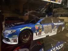 Dale Earnhardt Jr. 88 Nationwide 2015 Chevy SS 1:24 Mint Condition