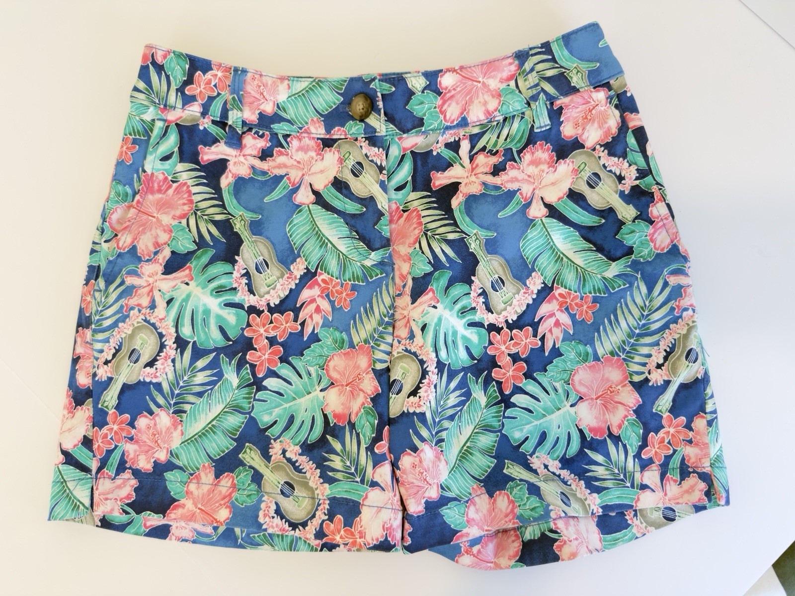 Tommy Bahama Floral Chino Shorts Blue Pink Green – Women’s Size 0