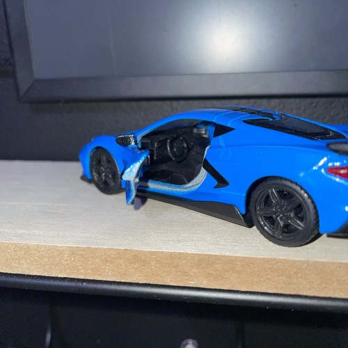 Chevrolet Corvette Stingray Coupe 2020 Special Edition Maisto 1/41 pull back - Picture 3 of 7