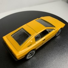 HOT WHEELS LOTUS ESPRIT S1 YELLOW  2014