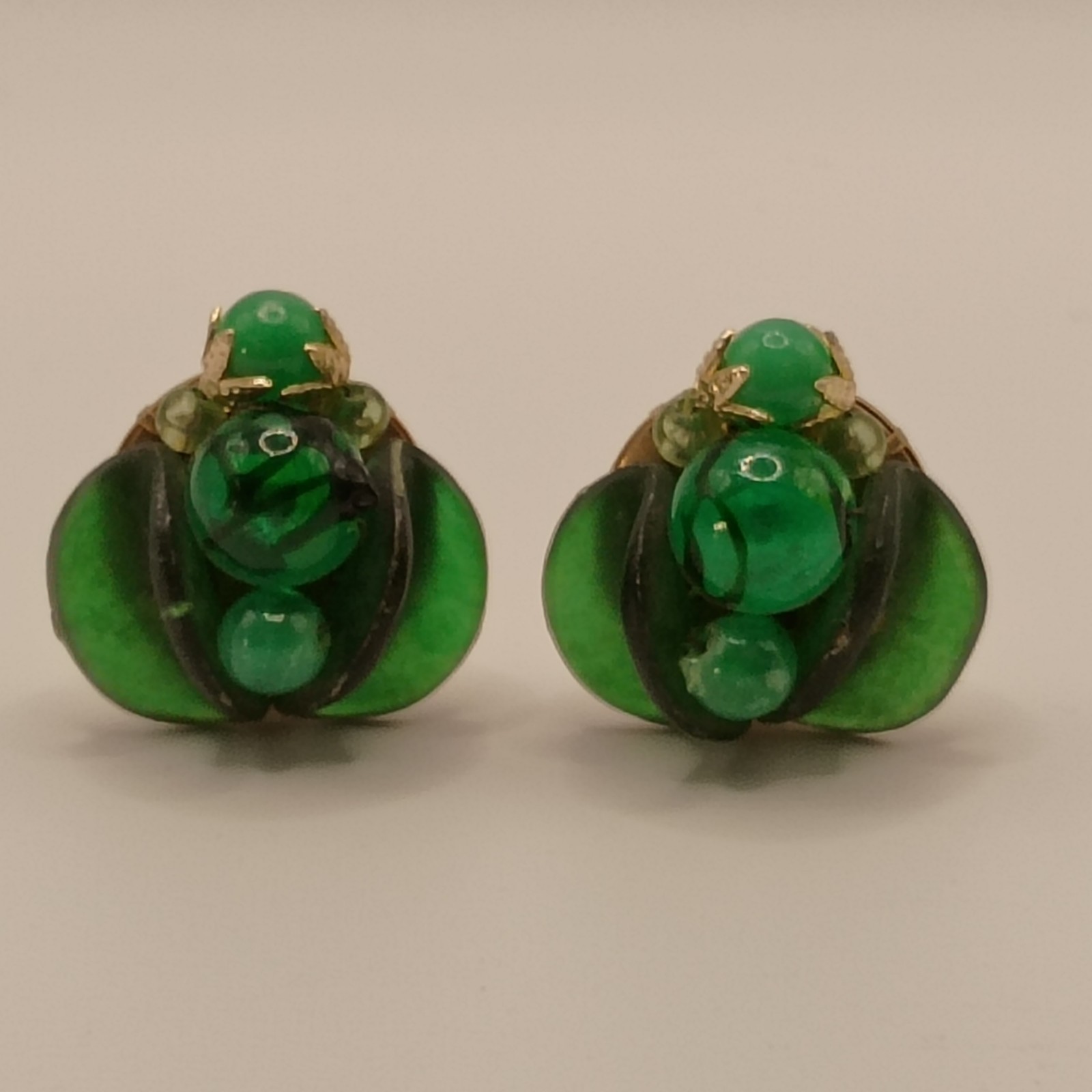 Vintage Hong Kong Green Lucite Cabochon Clip On Earrings
