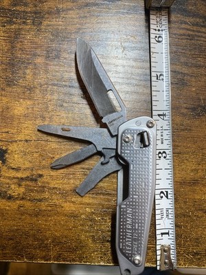Leatherman FREE T2 Pocket Knife Multi-tool!