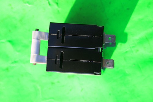 2 Pole Circuitbreaker Panel Mounted Two leaver 20A trip 27A 250VAC with delay - Picture 7 of 7