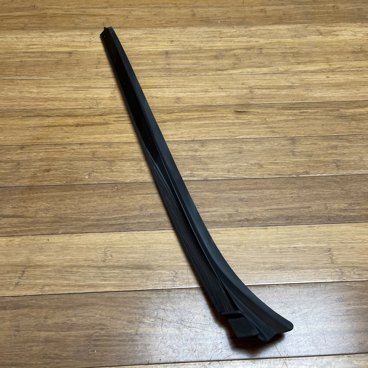 ?2021-2023 MERCEDES GLE53 AMG RIGHT WINDSHIELD PILLAR 1676902208 