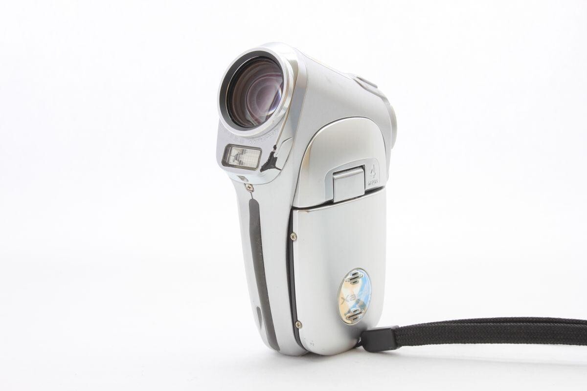 ★良品★サンヨー SANYO Xacti DMX-C40　＃2843 SANYO DMX-C40 SD Digital Movie Video Camcorder Xacti 4MP 5.8