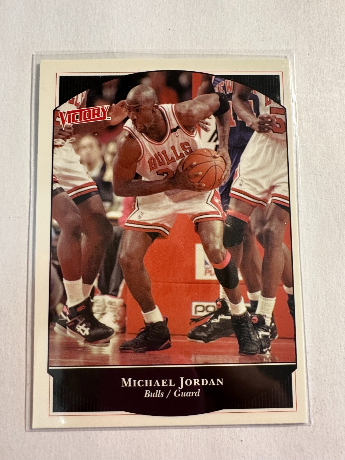 K95,326 - 1999-00 Upper Deck Victory #32 Michael Jordan